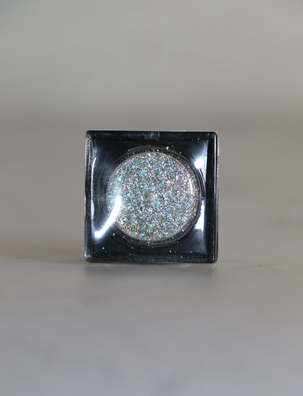 HUDA BEAUTY Kira Kira Dust birstošie mirdzumi - Perfectly Flawed