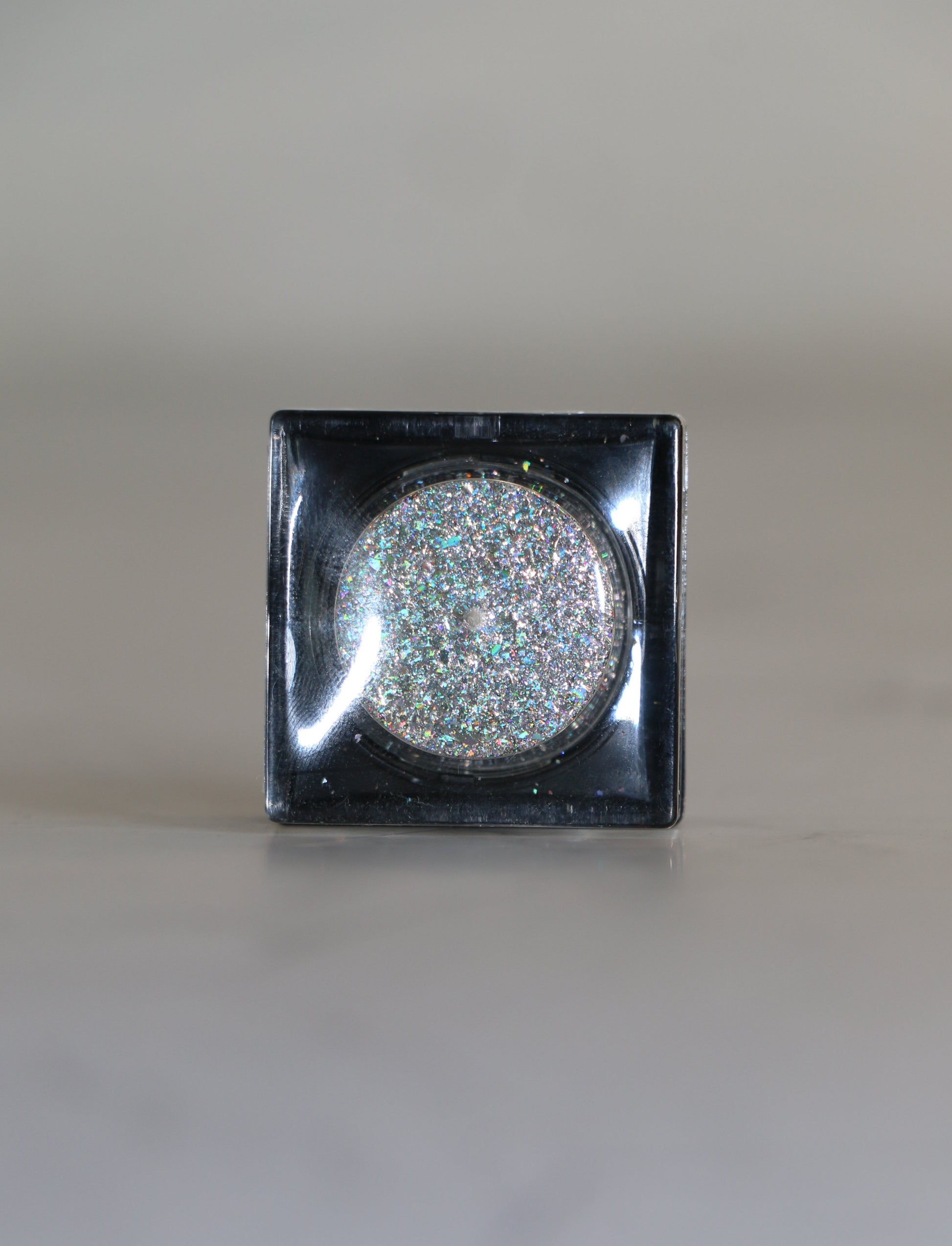 HUDA BEAUTY Kira Kira Dust birstošie mirdzumi - Perfectly Flawed